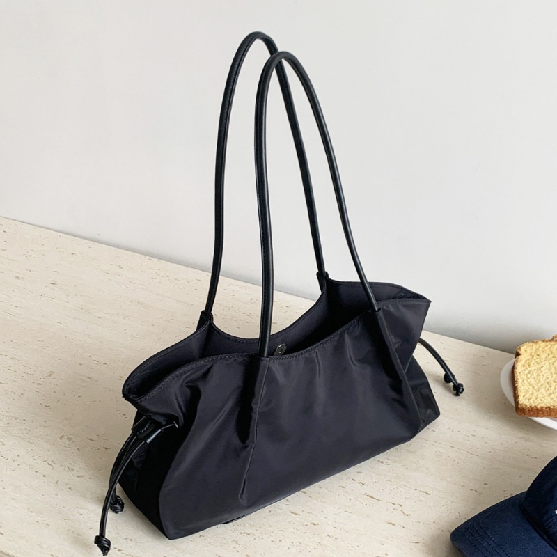 Women Bags Designer - 新しいミニマリストファッションナイロントートバッグ、レイジースタイルの巾着デザインハンドバッグ、多用途通勤用女性ショルダーバッグ/アンダーアームバッグ