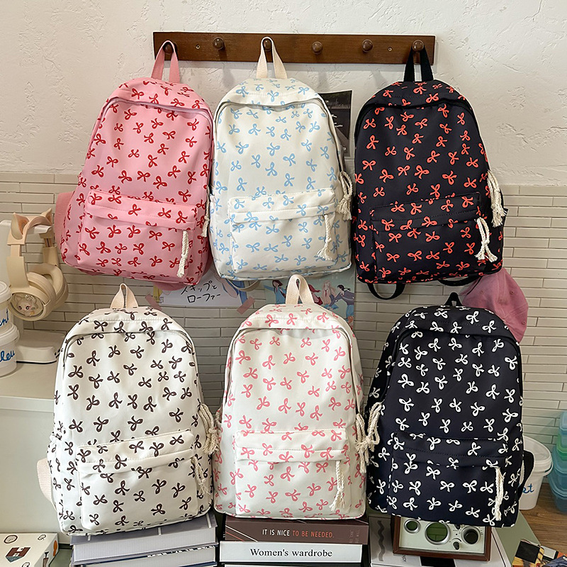 女性用花柄ナイロンバックパック 6色展開 大容量 軽量 旅行 - Women Bags For Gift のレビューと価格