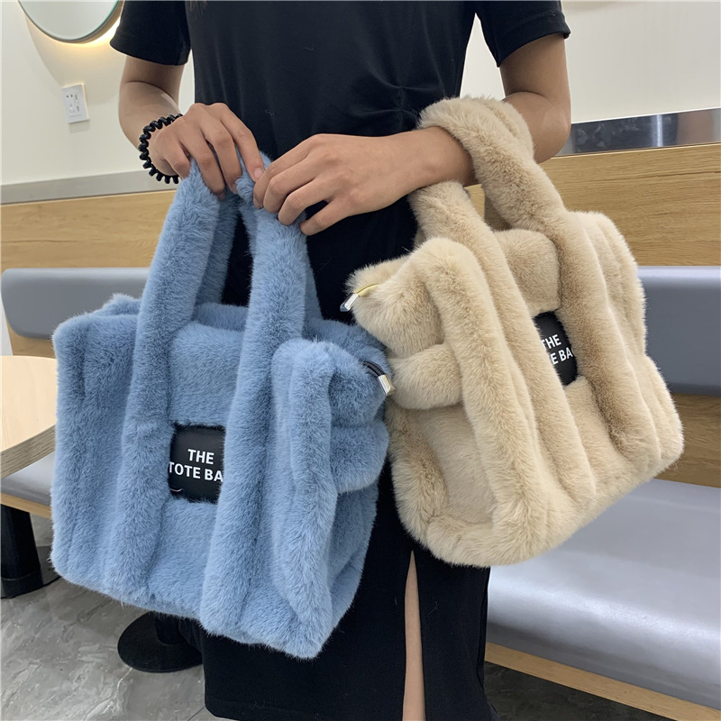 冬の女性のフェイクファーぬいぐるみトートバッグレトロ大容量ハ - Women'S Tote Bags Designer のレビューと価格