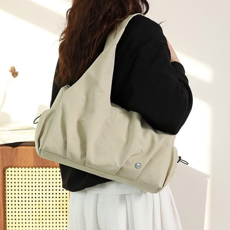 女性用ナイロンショルダーバッグ ソリッドジッパーハンドバッグ - Women Bags For Eid のレビューと価格
