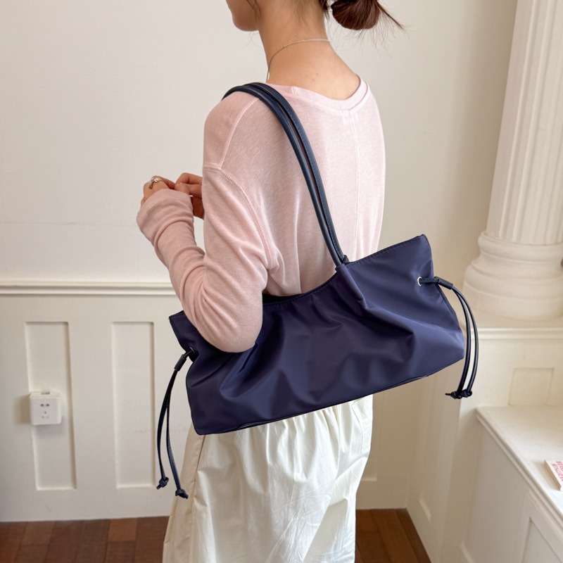 新しいミニマリストファッションナイロントートバッグ、レイジー - Women Bags Designer のレビューと価格